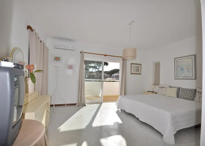 Charming Villa, Private Pool, Walking Distance To Centre, Free Ac Wifi Quarteira