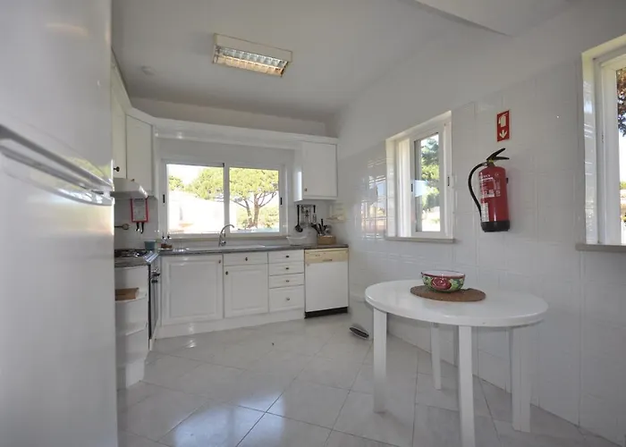 Charming Villa, Private Pool, Walking Distance To Centre, Free Ac Wifi Villa